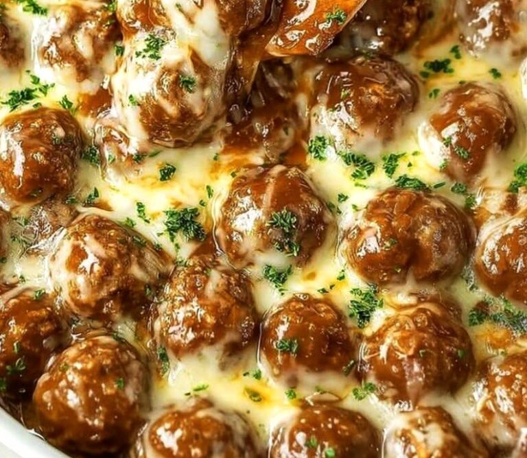 Crockpot French Onion Meatballs with Melted Mozzarella Crockpot French Onion Meatballs with Melted Mozzarella