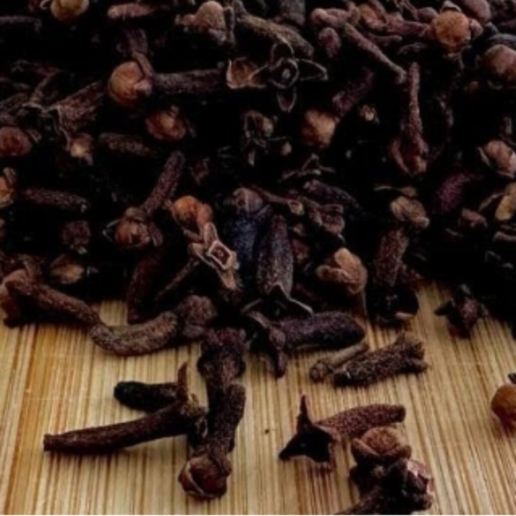 Natural Antibiotic Is 200 Times Stronger – Cloves, Cinnamon, and Bay Leaves!