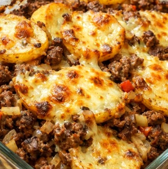 Old-Fashioned Oven-Baked Beef and Potato Casserole Old-Fashioned Oven-Baked Beef and Potato Casserole