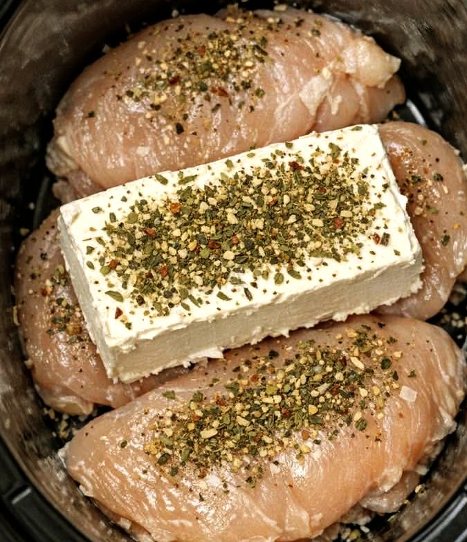 Slow Cooker Creamy Italian Chicken