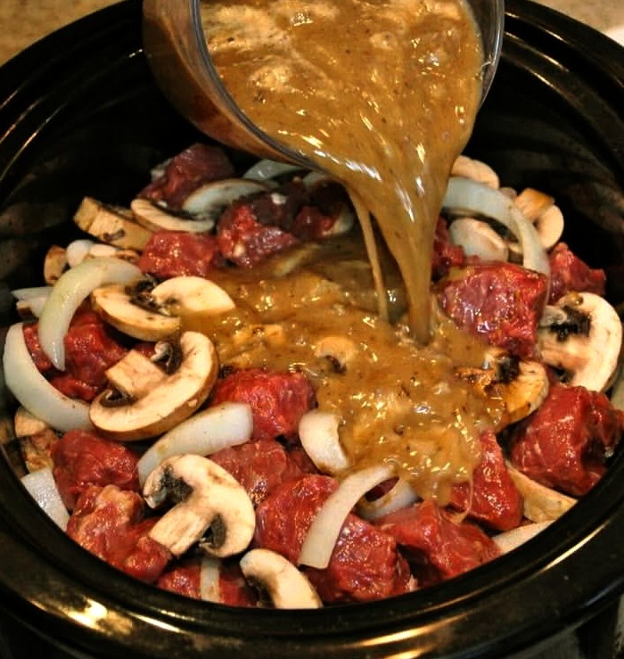 Slow Cooker Beef and Mushroom Gravy Stew