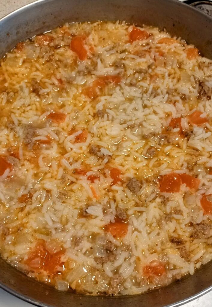Hearty Ground Beef & Rice Soup – Caldo de Arroz con Carne Molida