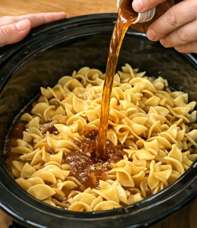 Slow Cooker Amish-Style Beef and Noodles