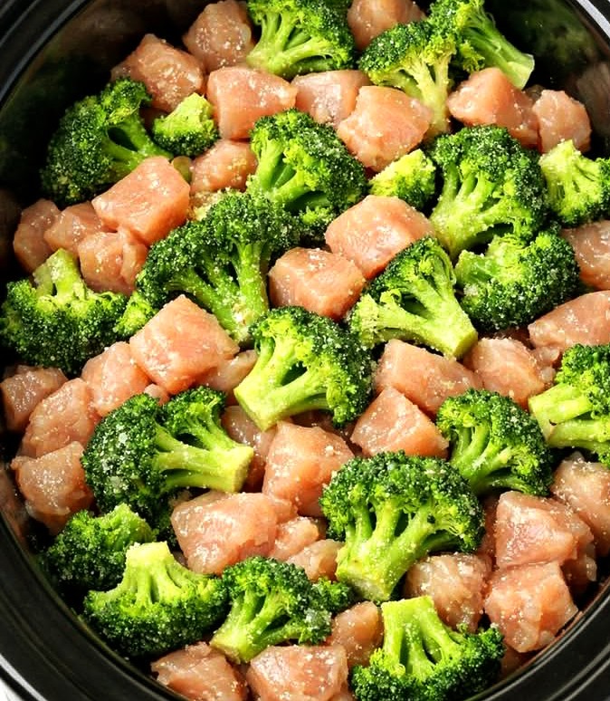 Easy 4-Ingredient Slow Cooker Teriyaki Chicken and Broccoli