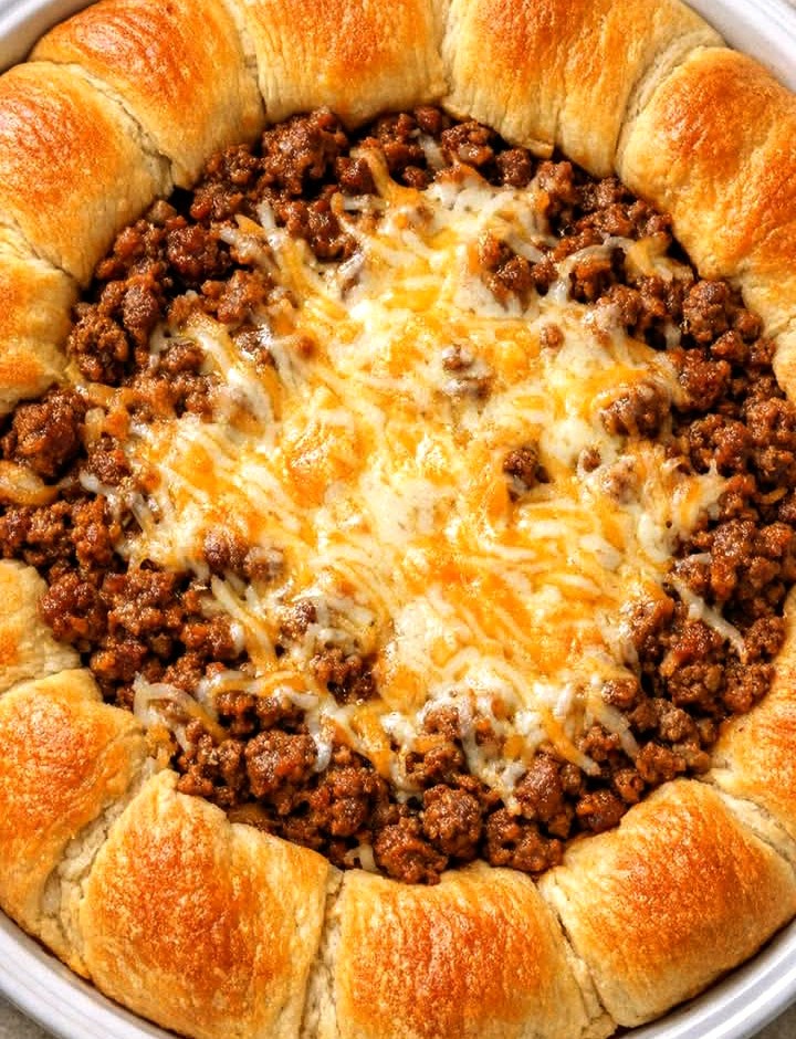 Easy 3-Ingredient Cheesy Taco Crescent Pie