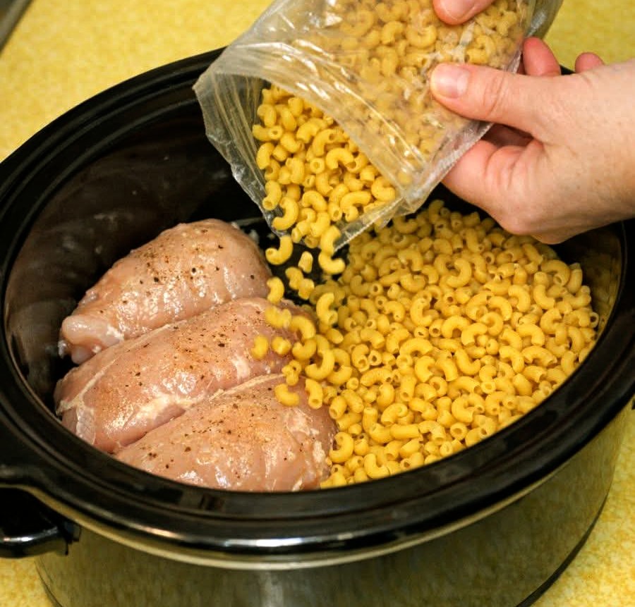 Creamy Slow Cooker Chicken and Macaroni