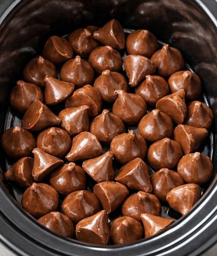 Easy Slow Cooker Chocolate Kisses Dessert Recipe
