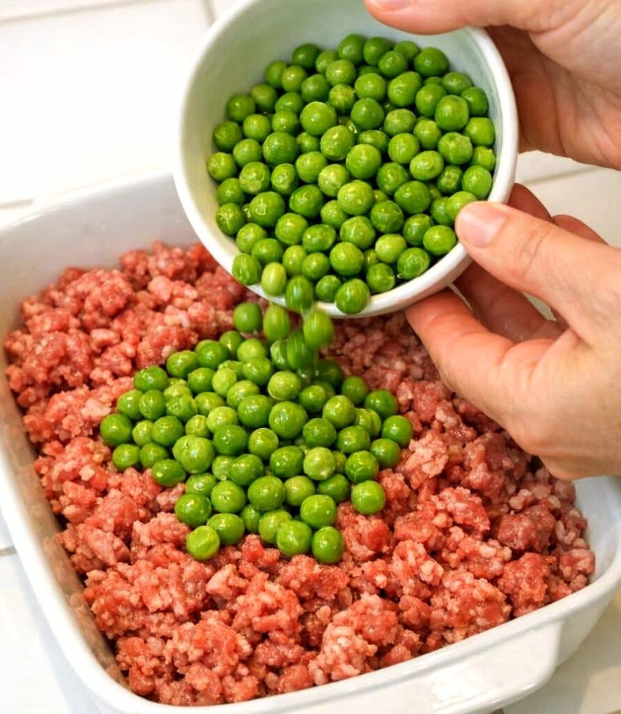 Easy Amish Beef and Green Pea Casserole Recipe