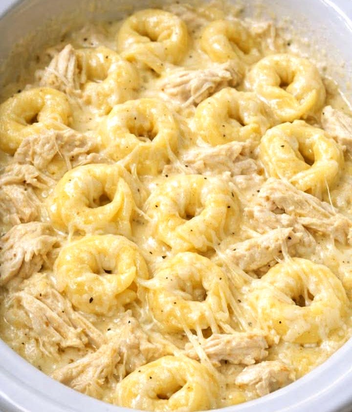 Slow Cooker Creamy Tortellini Chicken