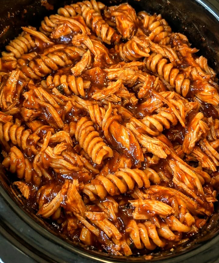 Slow Cooker BBQ Chicken Pasta