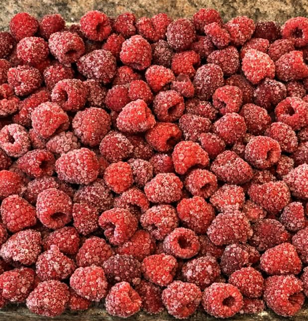 Easy 4-Ingredient Raspberry Dump Cake