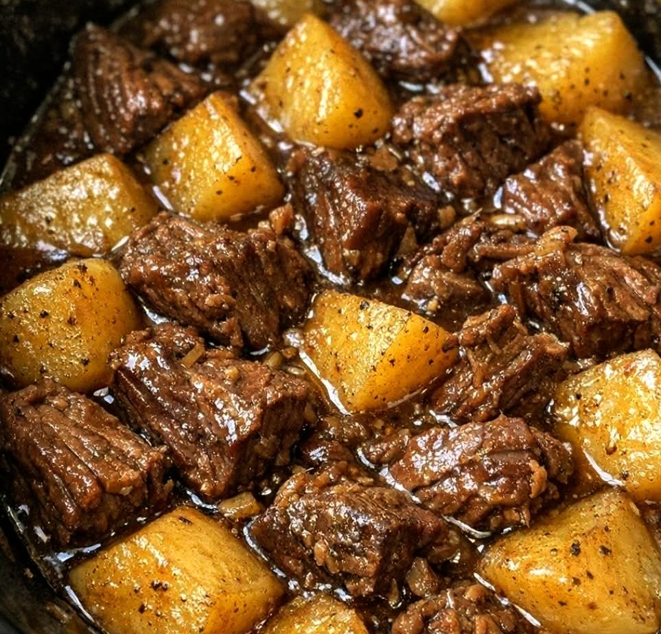 Slow Cooker Beef and Potatoes