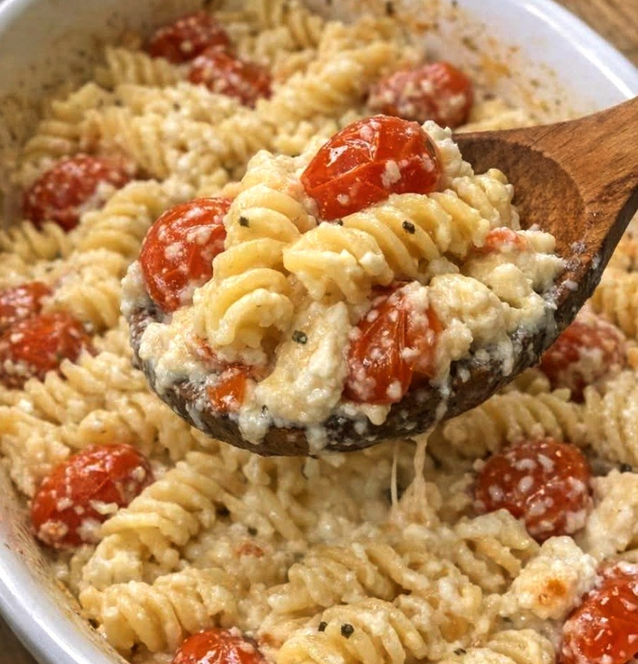Baked Feta Pasta with Cherry Tomatoes