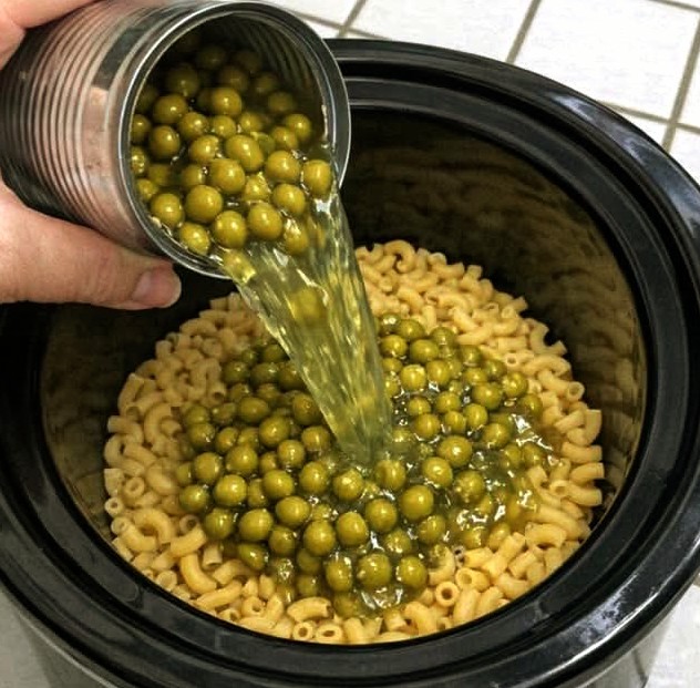 Slow Cooker Poor Man’s Pea Macaroni