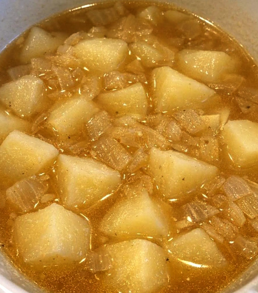 Slow Cooker Potato and Onion Soup